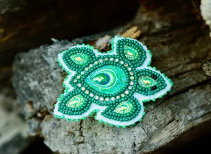 beaded turtle brooch